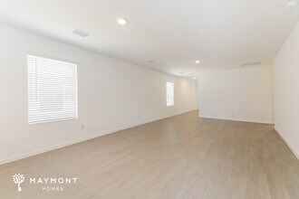 812 Dressage Ln in Aubrey, TX - Foto de edificio - Building Photo