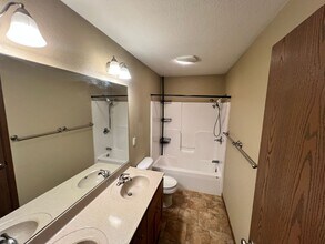 623 Northfield Rd in Manhattan, KS - Building Photo - Building Photo