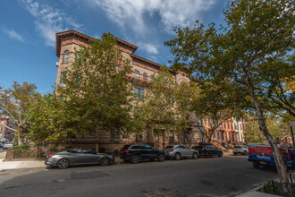 273 Lewis Ave in Brooklyn, NY - Foto de edificio - Building Photo