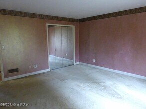 2311 Fallsview Rd in Louisville, KY - Building Photo - Building Photo