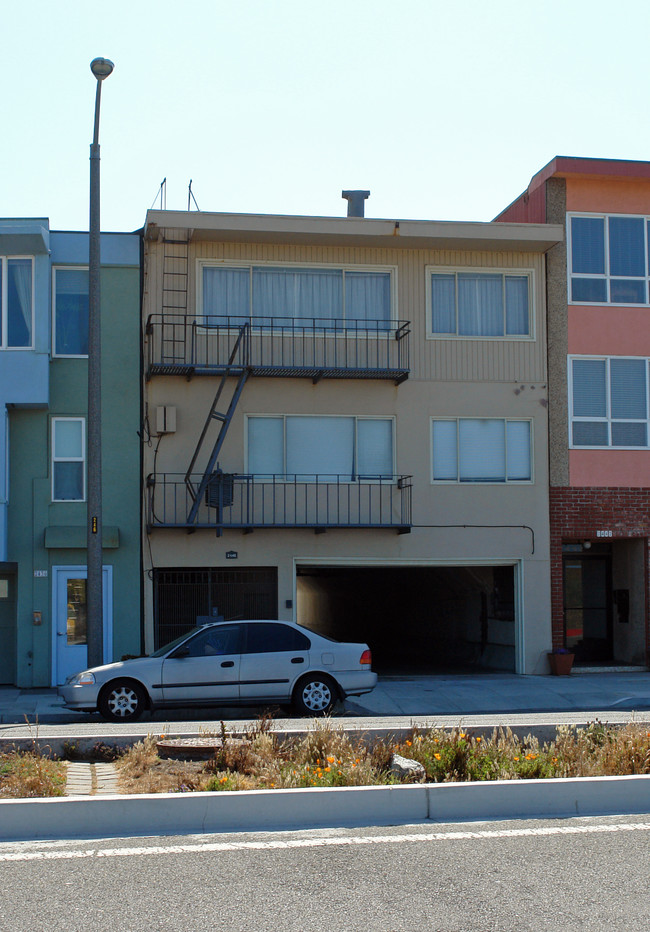 2440 Great Hwy in San Francisco, CA - Foto de edificio - Building Photo