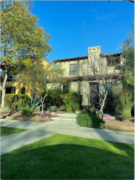 1324 S Stanley Ave in Los Angeles, CA - Foto de edificio