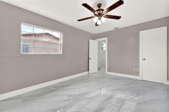 951 W 30th St in Hialeah, FL - Building Photo - Building Photo