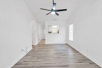 900 Springwood Dr in Jacksonville, NC - Building Photo - Building Photo