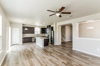 4423 Wrangler View in San Antonio, TX - Building Photo - Building Photo
