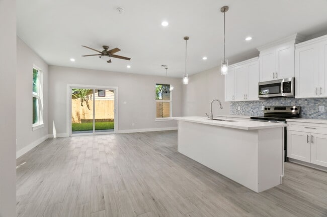 property at 404 Forest Hill Blvd