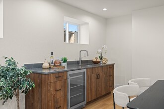 2349 NE 127th St in Seattle, WA - Foto de edificio - Building Photo