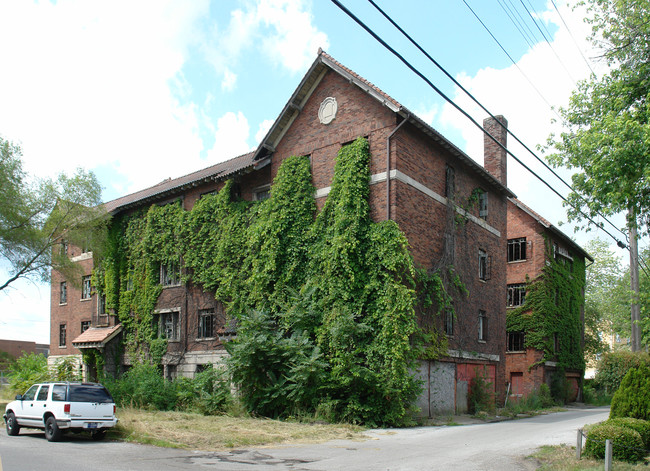 1900 W 5th Ave in Gary, IN - Building Photo - Building Photo