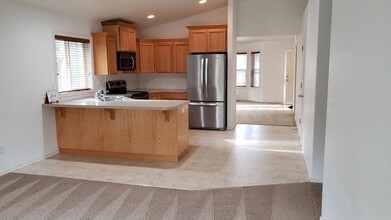 3604 Astaire St NE in Lacey, WA - Building Photo - Building Photo