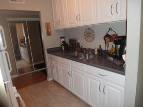 2A Kingery Quarter in Willowbrook, IL - Building Photo - Building Photo