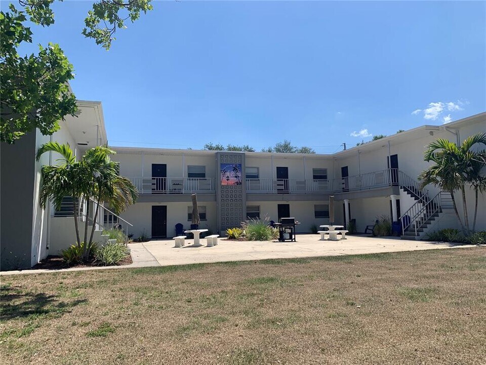 426 Palm Ave N in St. Petersburg, FL - Building Photo