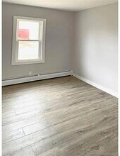 5 Tibbals Bridge Rd in Madison, CT - Building Photo - Building Photo