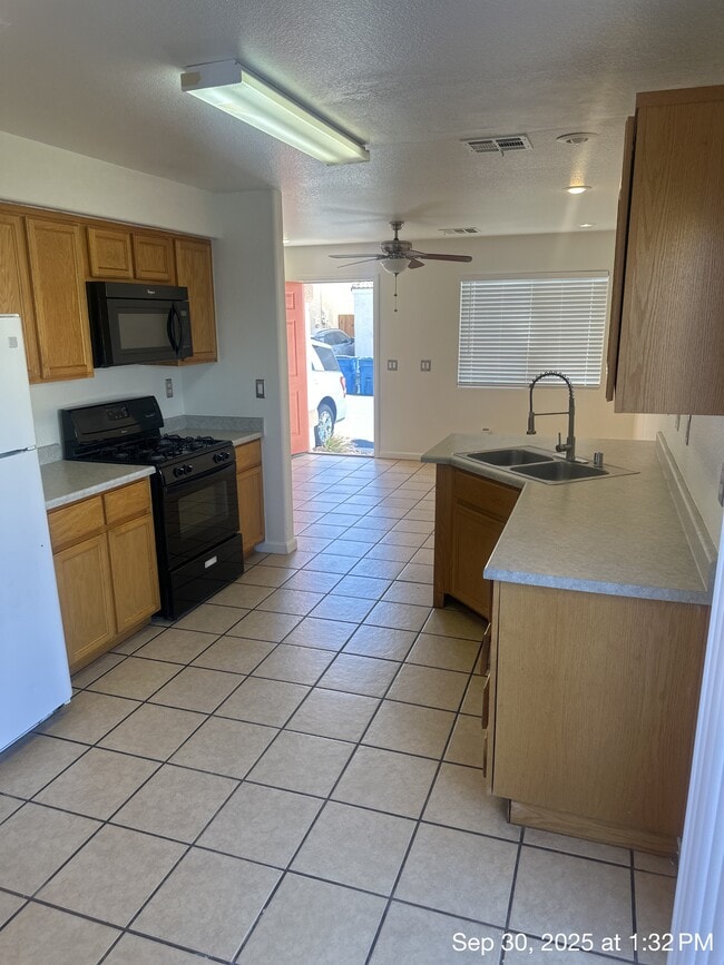 9914 Keephills St in Las Vegas, NV - Building Photo - Building Photo