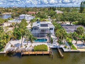 412 Treasure Boat Way in Siesta Key, FL - Building Photo