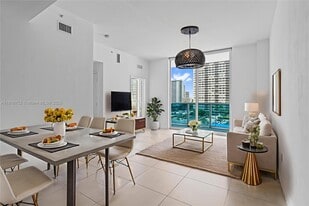 1945 S Ocean Dr in Hallandale Beach, FL - Building Photo