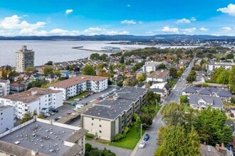 Niagara Court Apartments in Victoria, BC - Building Photo - Building Photo