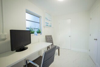 2325 NE 4th Ave in Boca Raton, FL - Building Photo - Building Photo