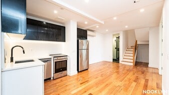 19 E 31st St, Unit 4b in Brooklyn, NY - Building Photo