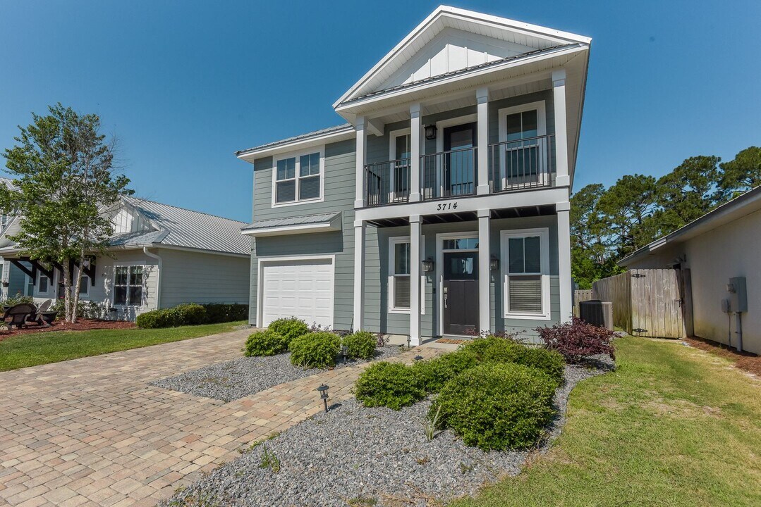 3714 Tiki Dr in Panama City Beach, FL - Building Photo