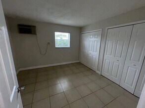 5755 Villas, LLC in Miami, FL - Building Photo - Building Photo