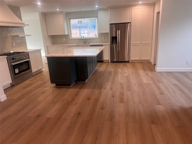 property at 4726 Ivanhoe St