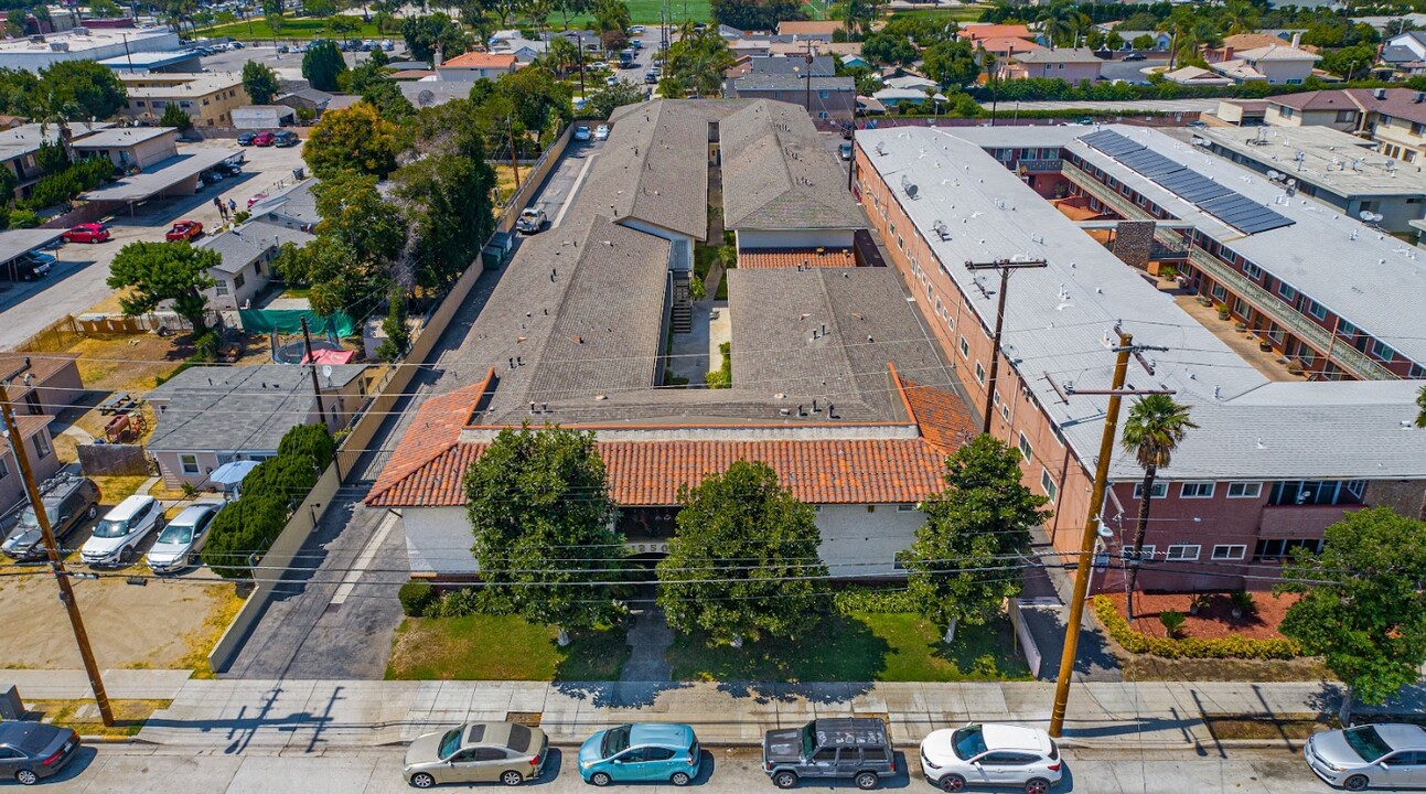 12501 Paramount Blvd in Downey, CA - Building Photo