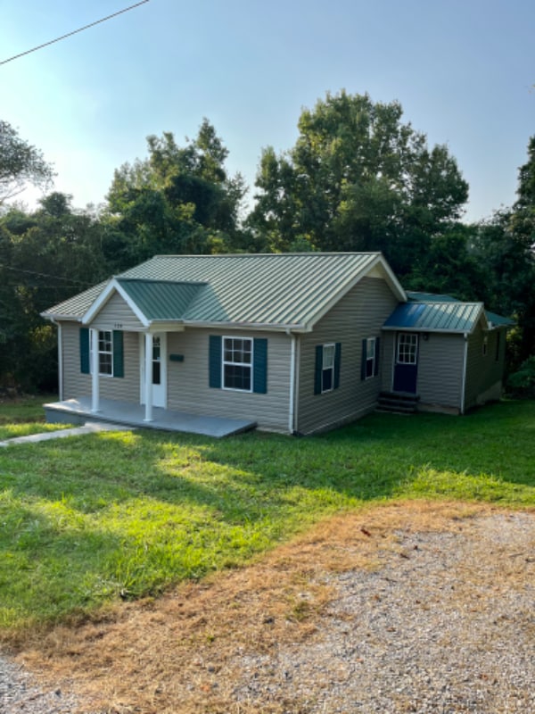 property at 124 Walton Ave