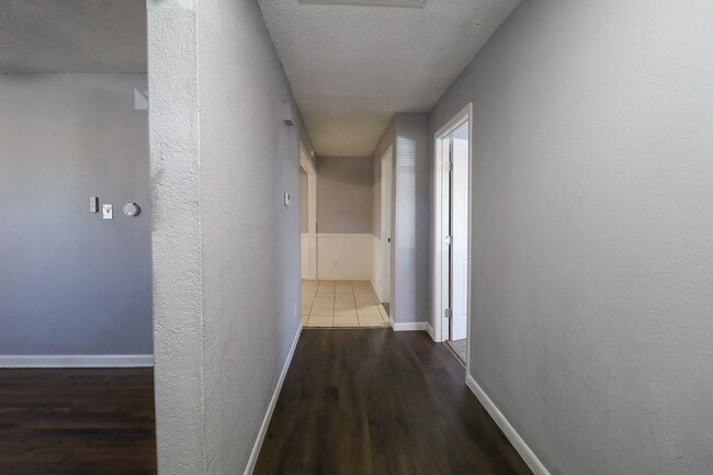 5330 W 2nd St in Tulsa, OK - Building Photo - Building Photo