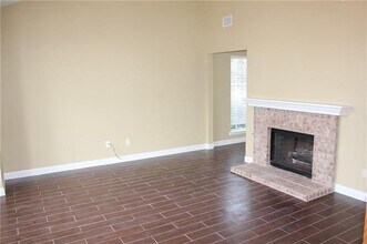 2501 Windchase Dr in Flower Mound, TX - Foto de edificio - Building Photo