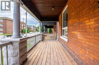 16 Sherman Ave S in Hamilton, ON - Building Photo - Building Photo