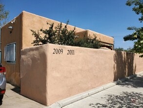 2009 Lead Ave SE in Albuquerque, NM - Building Photo - Building Photo