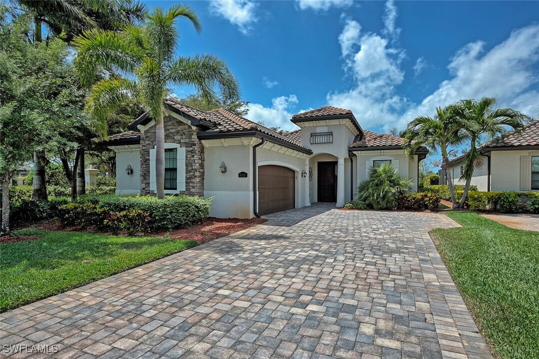 9415 Piacere Way in Naples, FL - Building Photo