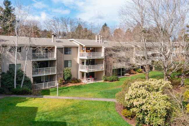 Sandpointer Condo in Seattle, WA - Building Photo - Building Photo