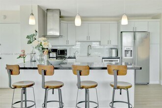 7135 Collins Ave in Miami, FL - Building Photo - Building Photo