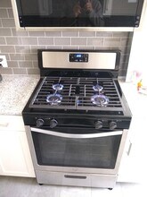 8635 W Center St, Unit 2 in Milwaukee, WI - Foto de edificio - Building Photo