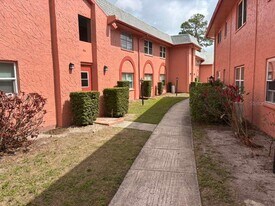 660 62nd Ave N in St. Petersburg, FL - Building Photo