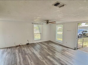 105 Michael Ln in Weatherford, TX - Building Photo - Building Photo