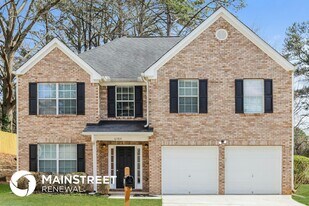 6384 E Meyer Dr, Unit A in Morrow, GA - Building Photo