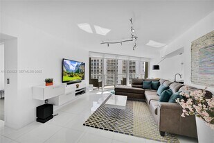 16445 Collins Ave in Sunny Isles Beach, FL - Building Photo