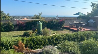 2180 Foster Ave, Unit Foster Unit 1 in Ventura, CA - Foto de edificio - Building Photo