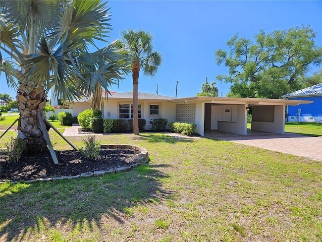 property at 309 Park Blvd N