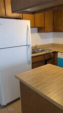 1623 E Harmon Ave in Las Vegas, NV - Building Photo - Building Photo