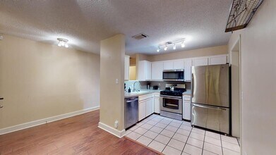 9104 Quail Creek Dr in Austin, TX - Building Photo - Building Photo