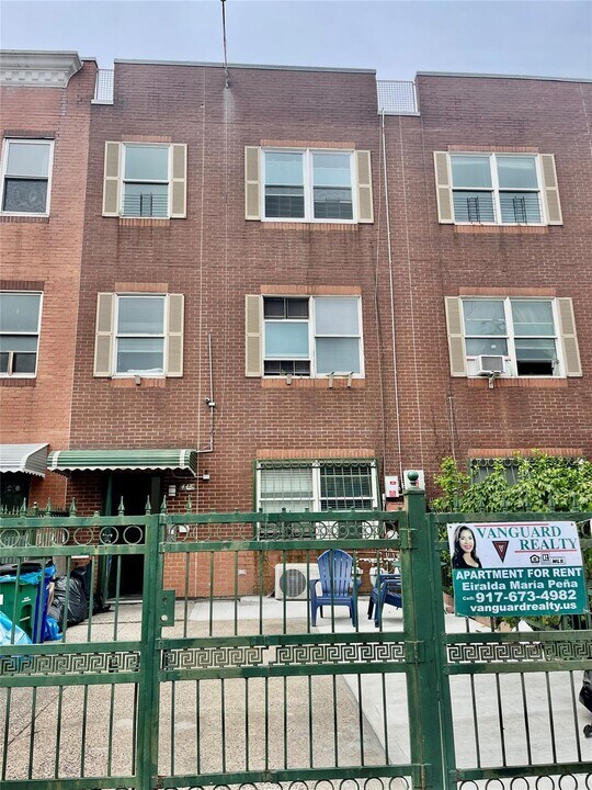 448 E 141st St in Bronx, NY - Building Photo