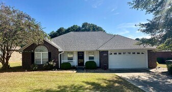 1755 Canberra Dr in Sumter, SC - Building Photo