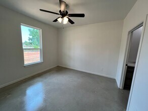 2232 J E Woody Rd in Springtown, TX - Foto de edificio - Building Photo