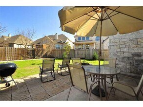 10205 Medinah Greens Dr in Austin, TX - Building Photo - Building Photo
