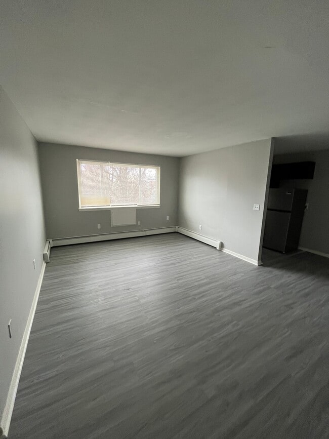 69 Ward Pl, Unit C03