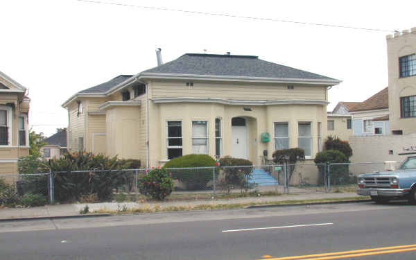 1917 Foothill Blvd in Oakland, CA - Building Photo - Building Photo