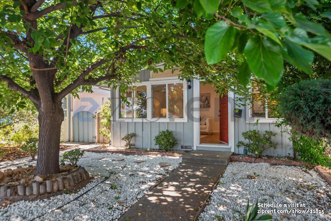 3375 Holly Dr in San Jose, CA - Building Photo